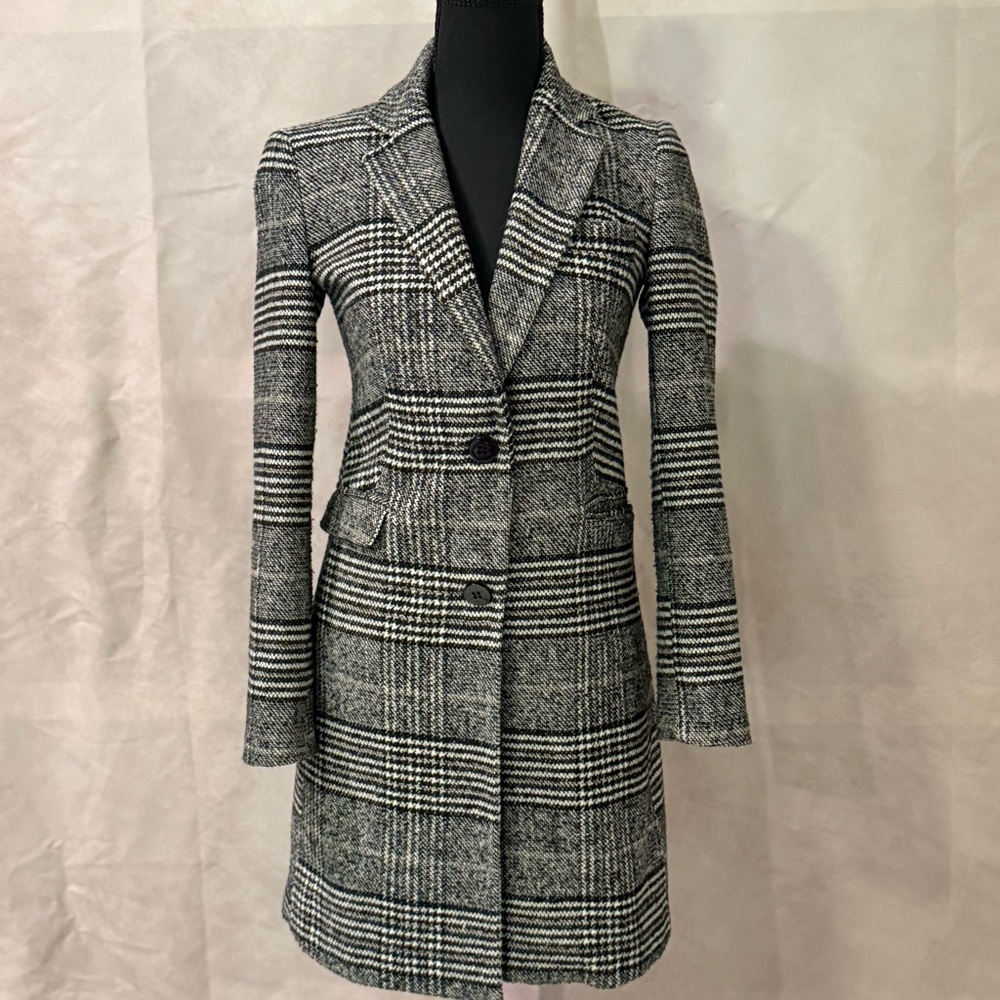 From Aosta Italy Nuna Lie XXS Women's Black and White Plaid Coat